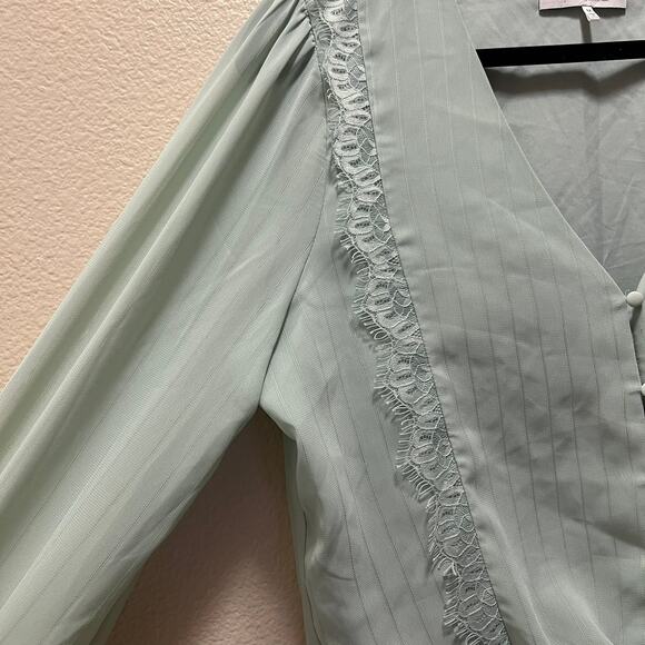 WAYF Where Are You From Puff Sleeve Blouse Mint Green Button Front Lace V-Neck M - Picture 4 of 8
